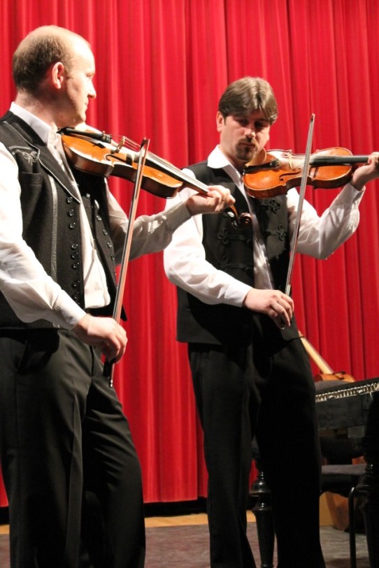 A Nagyvárad Táncegyüttes Zenekarának Ünnepi Koncertje